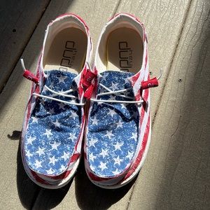 Hey Dude Patriotic- RARE!